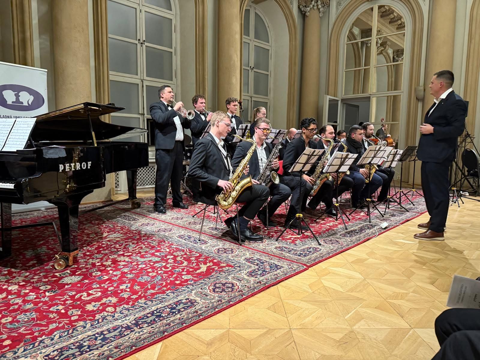 Bratislavský jazzový orchester Petra Štraucha
